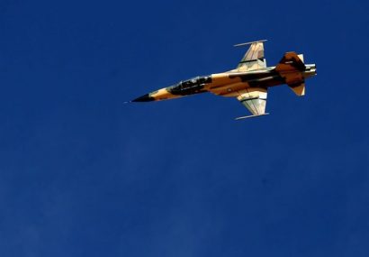 پرواز جنگنده تمام ایرانی”کوثر” در مراسم روز ارتش