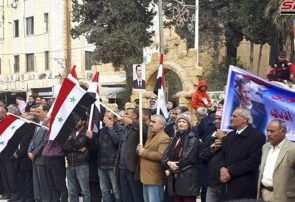 ادامه تجمعات مردم سوریه در محکومیت تصمیم ترامپ؛ جولان به آغوش وطن باز می‌گردد