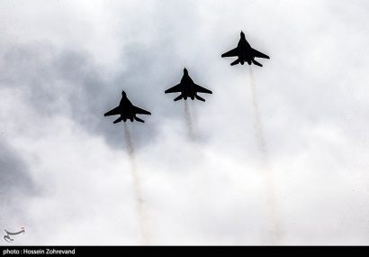 پرواز جنگنده‌های نهاجا در آسمان تهران