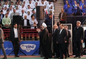 روحانی:کارگران در خط مقدم مقابله با تحریم های آمریکا هستند