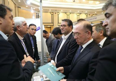 بازدید وزیر صنعت، معدن و تجارت از غرفه فولاد خراسان در نمایشگاه ازبکستان