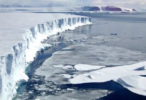 دلیل آب‌شدن یخ‌های قطب شمال