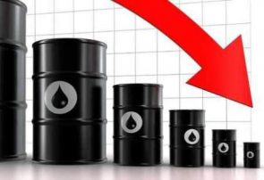 قیمت نفت به پایین ترین سطح در ۱۷ سال اخیر سقوط کرد
