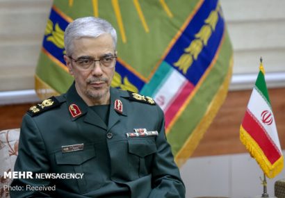 نام سپاه بر فراز قله‌های اقتدار و عزت ایران می‌درخشد