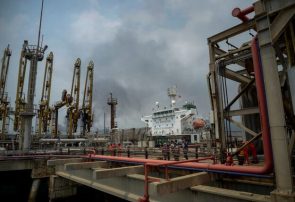 گزارش فری بیکن درباره افزایش واردات نفت چین از ایران و “چشم‌پوشی” آمریکا