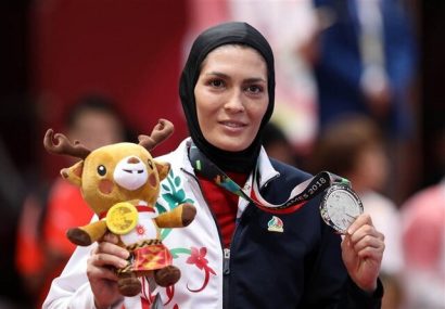 الهه منصوریان: اولین زن مسلمان UFC خواهم بود که با حجاب مبارزه می‌کند