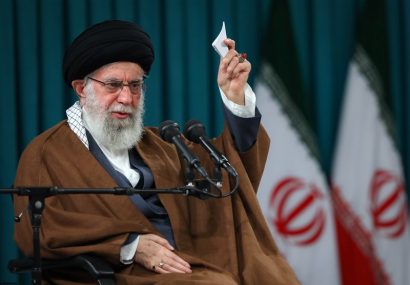 امام خامنه‌ای: تضعیف خوش‌بینی به آینده کشور از جمله مؤلفه‌های جنگ نرم علیه ملت است