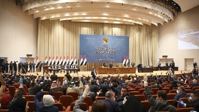 تدابیر شدید امنیتی در بغداد در آستانه برگزاری نشست پارلمان/ حضور ده‌ها معترض در میدان “التحریر”