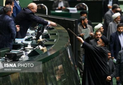 رئیسی خیال حقوق بگیران را راحت کرد/ وعده رشد ۸ درصدی اقتصاد ایران