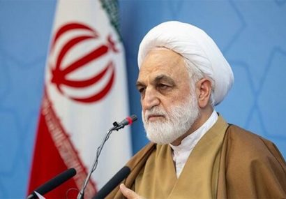 حضور حجت‌الاسلام والمسلمین محسنی اژه‌ای در منزل شهید رئیسی