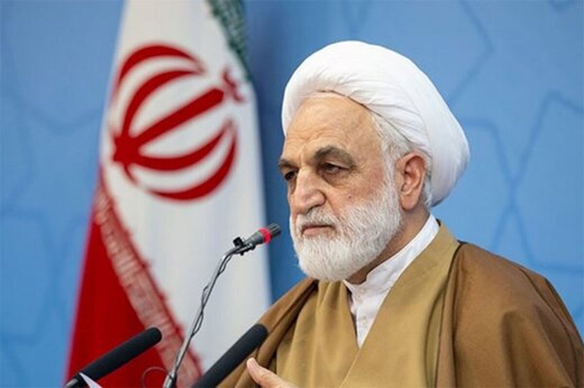 حضور حجت‌الاسلام والمسلمین محسنی اژه‌ای در منزل شهید رئیسی