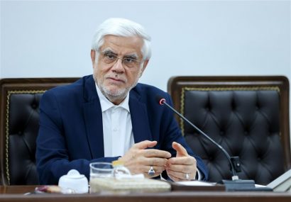 تاکید عارف بر اهمیت تغییر سیاست‌ها در راستای الگوسازی برای نسل جوان