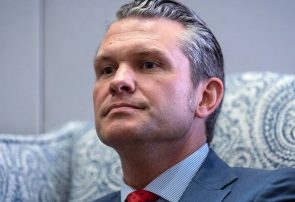 تداوم بی‌ثباتی‌ها در پنتاگون؛ یک مشاور دیگر وزیر دفاع آمریکا از سمت خود کنار رفت