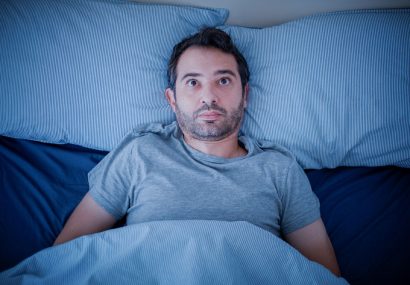 یوگا، تای‌چی، پیاده‌روی و جاگینگ؛ یارانی همراه در جنگ با بی‌خوابی