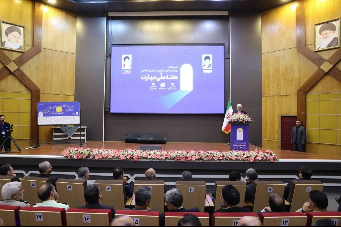 عارف: نباید در فناوری‌های نوظهور از کشورهای پیشرفته‌ عقب ماندگی داشته باشیم