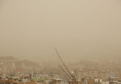 باد شدید وقت با خیزش گرد و خاک در نیمه غربی کشور