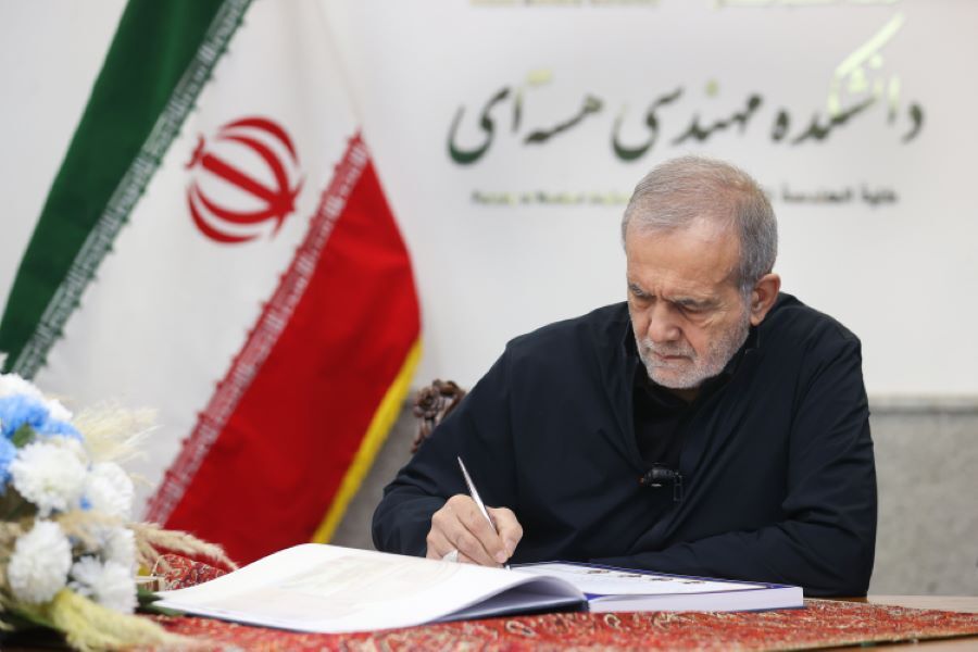 پزشکیان: جرم دانشمندان شهید ما تلاش برای رساندن ایران به قله‌های دانش و پیشرفت بود