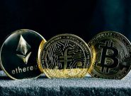بیت‌کوین قرمز ماند