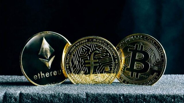 بیت‌کوین قرمز ماند
