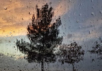 تداوم بارندگی شدید در گیلان؛ از توقف در حاشیه رودخانهها پرهیز کنید تداوم بارندگی شدید در گیلان؛ از توقف در حاشیه رودخانهها پرهیز کنید