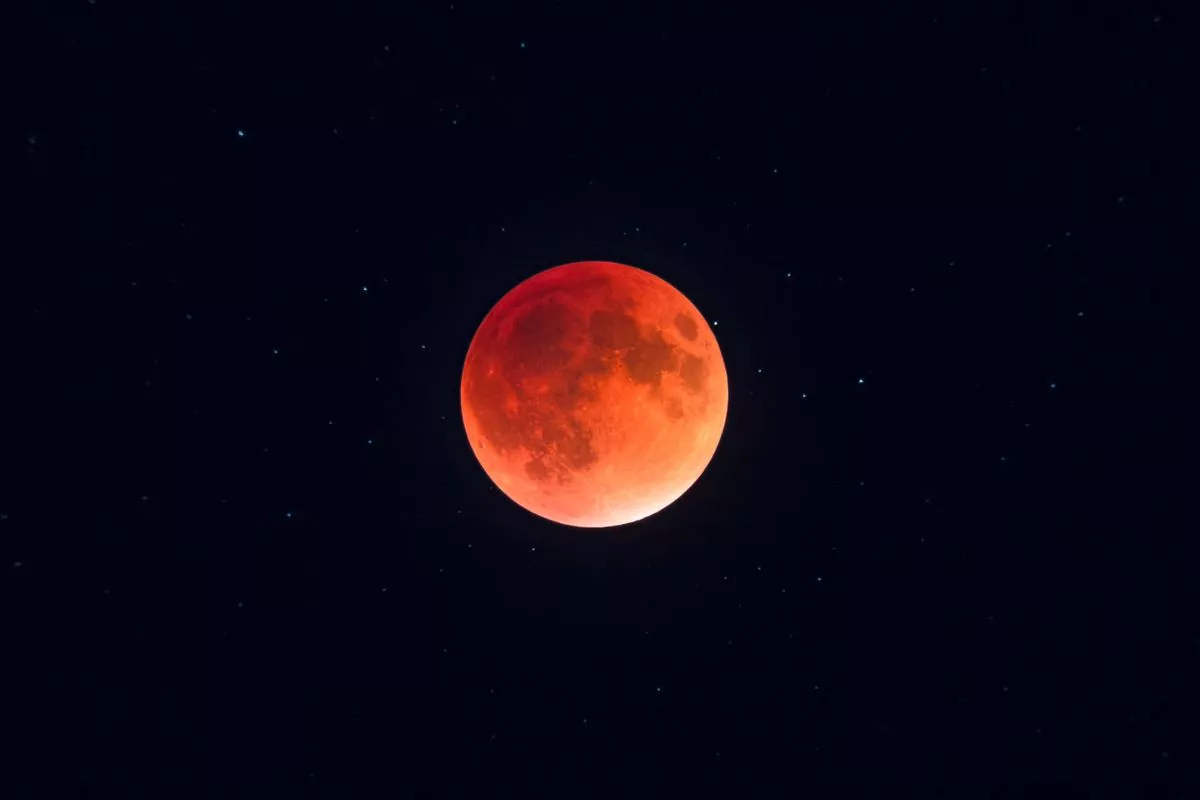 آسمان شب، میزبان «ماه خونین» می‌شود