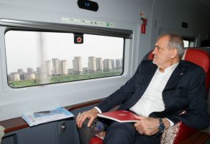 پزشکیان با قطار وارد پکن شد