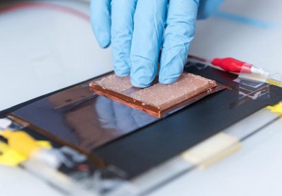 طراحی نانوژنراتورهای پوشیدنی ضد باکتری