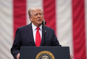 ترامپ: تعرفه ۱۰۰ درصدی بر صادرات چین اعمال میکنم ترامپ: تعرفه ۱۰۰ درصدی بر صادرات چین اعمال میکنم