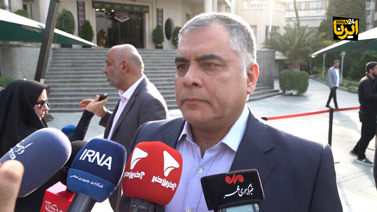 وزیر نفت: عرضه بنزین سوپر وارداتی بدون ایجاد محدودیت انجام می‌شود