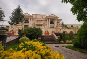 ویلای ۸ هزار متری متهم ردیف اول چای دبش به بانک ملت تحویل داده شد