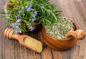 آیا رزماری واقعاً جای زخم را از بین می‌بَرَد؟