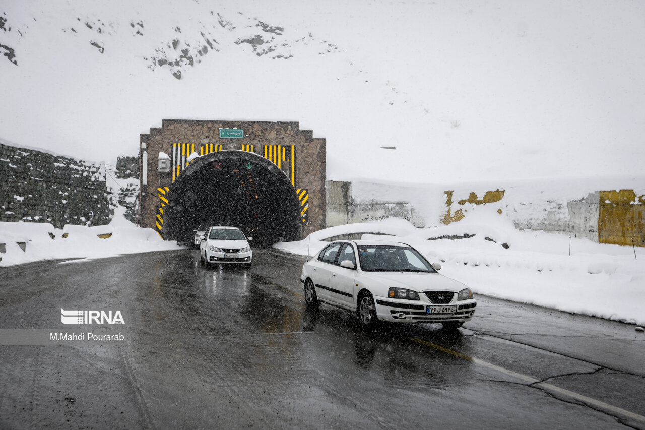 بازگشایی جاده چالوس از ساعت ۱۳:۳۰/گردنه اسدآباد مسدود شد بازگشایی جاده چالوس از ساعت ۱۳:۳۰/گردنه اسدآباد مسدود شد