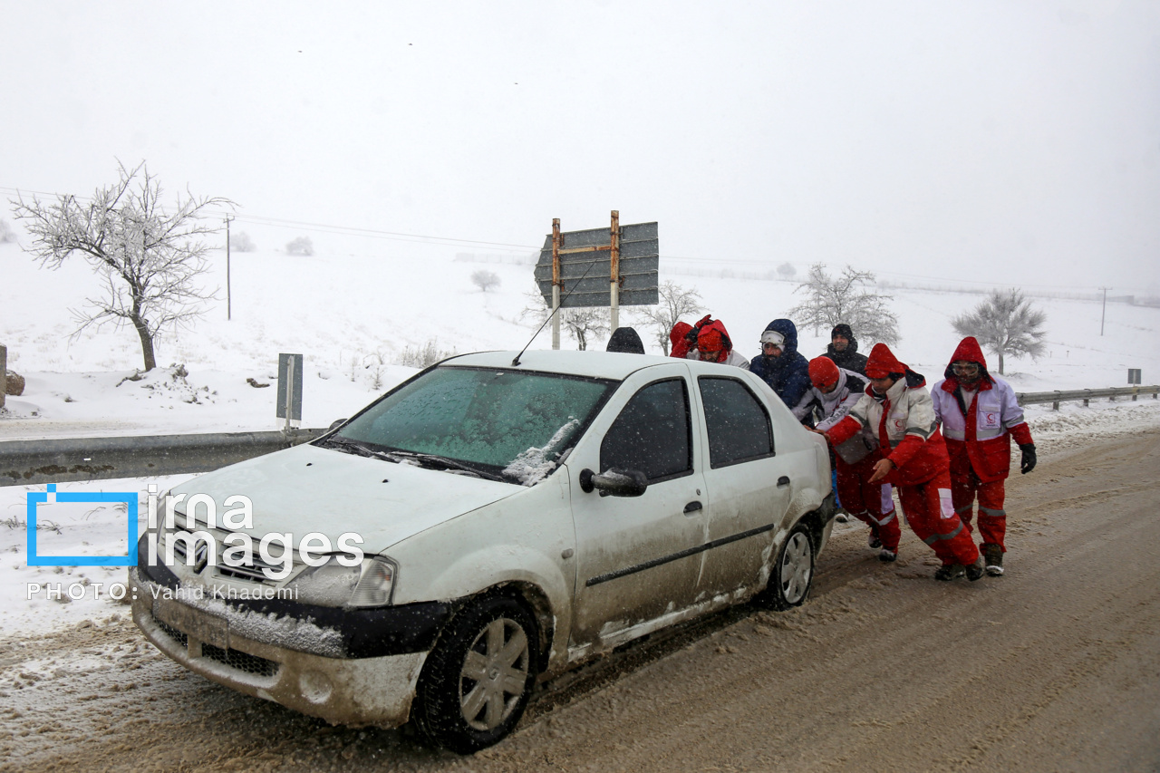 امدادرسانی به ۱۷ هزار نفر در برف و سیلاب/ ۹ فوتی و ۱۵ مصدوم