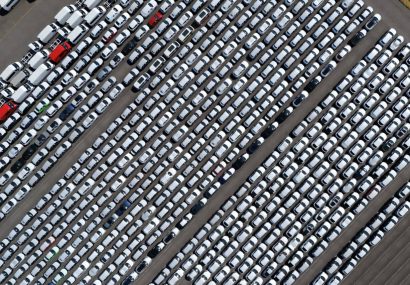 صنعت خودروسازی اروپا زیر فشار؛ هدف، ممنوعیت خودروهای بنزینی تا ۲۰۳۵ است صنعت خودروسازی اروپا زیر فشار؛ هدف، ممنوعیت خودروهای بنزینی تا ۲۰۳۵ است