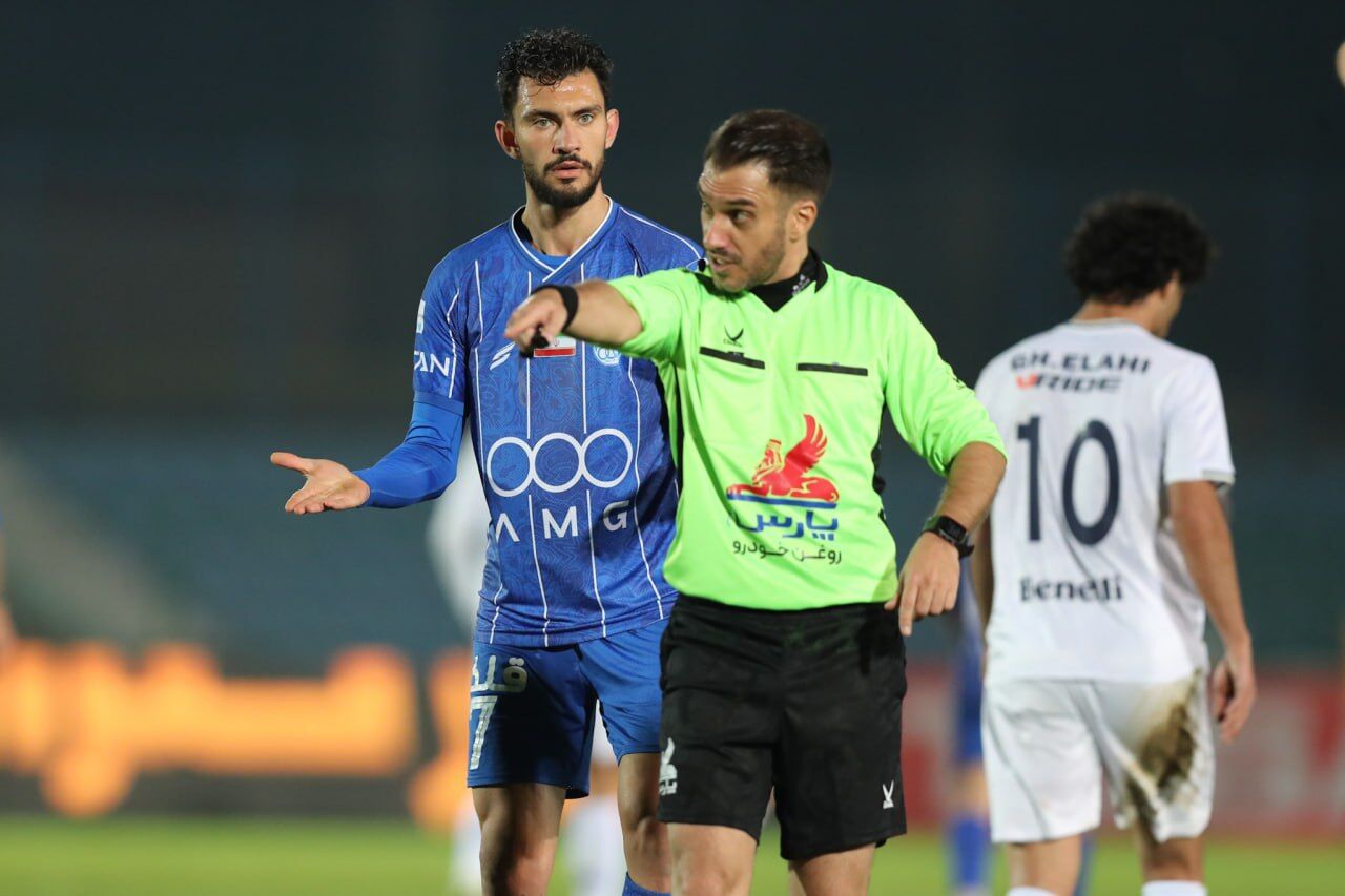 شکایت استقلال از داور بازی با ملوان شکایت استقلال از داور بازی با ملوان