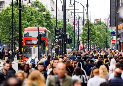 انگلیس؛ وقتی بحران معیشت، قمار را به امید روزمره تبدیل میکند انگلیس؛ وقتی بحران معیشت، قمار را به امید روزمره تبدیل میکند