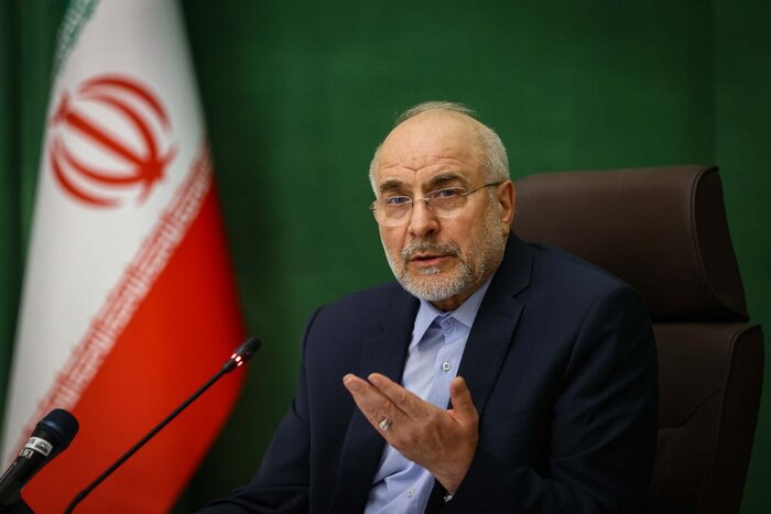 قالیباف: حکمرانی را نمیتوان در اتاقهای دربسته و صرفاً با حضور سیاستمداران پیش برد قالیباف: حکمرانی را نمیتوان در اتاقهای دربسته و صرفاً با حضور سیاستمداران پیش برد