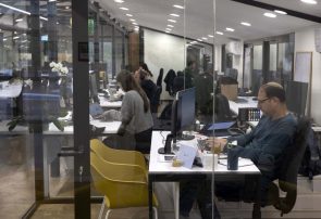 افزایش فرار صهیونیست‌ها از سرزمین‌های اشغالی/ موج تازه مهاجرت نیروهای حوزه فناوری