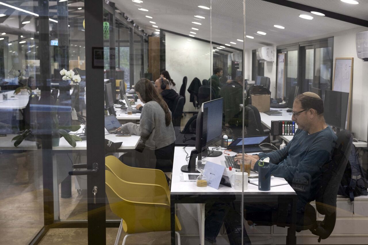 افزایش فرار صهیونیستها از سرزمینهای اشغالی/ موج تازه مهاجرت نیروهای حوزه فناوری افزایش فرار صهیونیستها از سرزمینهای اشغالی/ موج تازه مهاجرت نیروهای حوزه فناوری