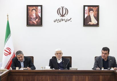 عارف: برای استفاده از فناوری‌های نوین به هم‌افزایی دستگاه‌های مختلف نیازمندیم