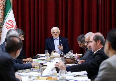 عارف: نگاه کلیشهای موجب افت عملکرد دانشآموزان شده است عارف: نگاه کلیشهای موجب افت عملکرد دانشآموزان شده است