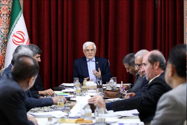 عارف: نگاه کلیشهای موجب افت عملکرد دانشآموزان شده است عارف: نگاه کلیشهای موجب افت عملکرد دانشآموزان شده است