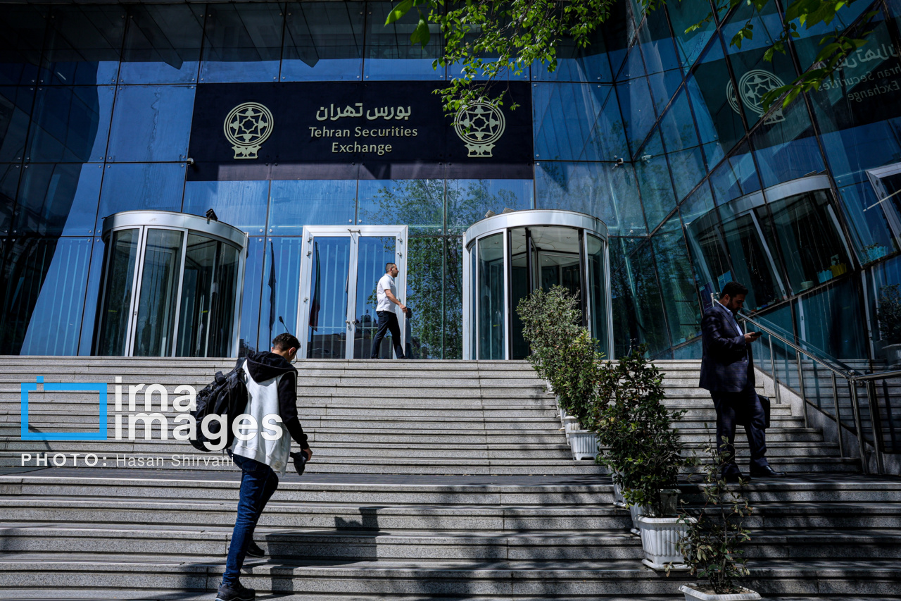 شاخص بورس ۵۷ هزار واحد ریخت شاخص بورس ۵۷ هزار واحد ریخت