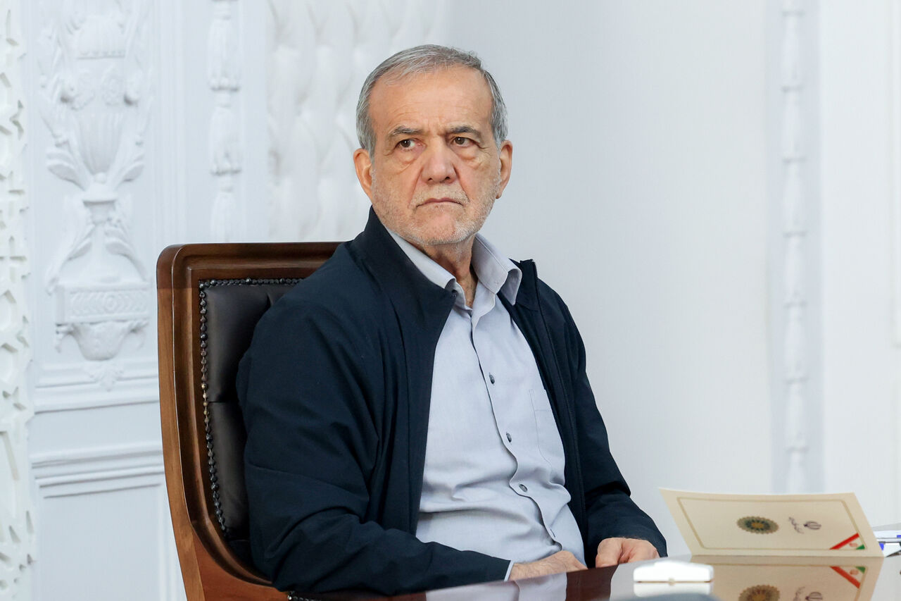 پزشکیان: به وزیر خارجه دستور دادم زمینه مذاکره در چارچوب منافع ملی را فراهم سازد