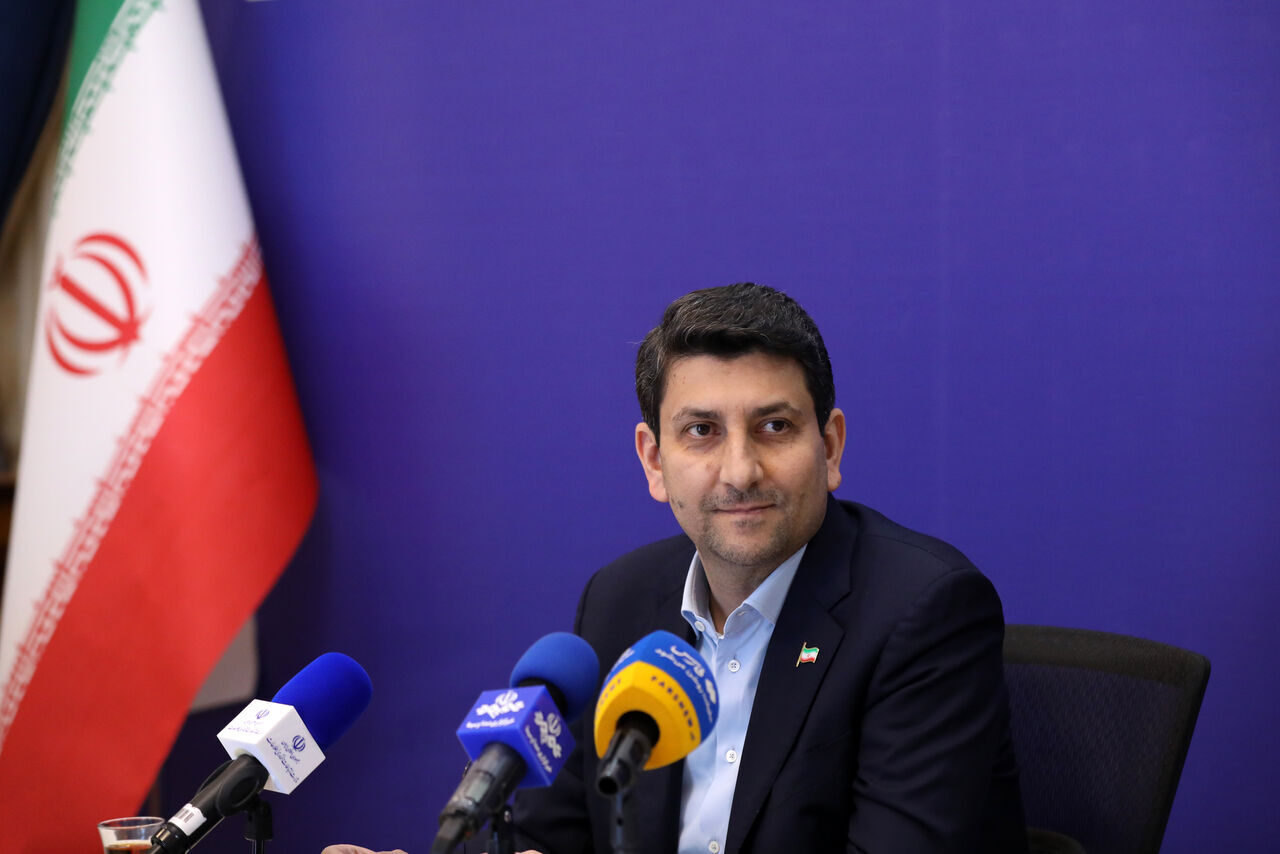 وزیر ارتباطات برای شرکت در اجلاس هوش مصنوعی به هند رفت