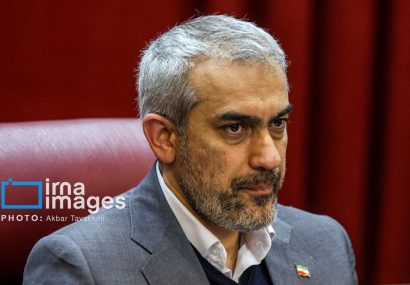 وزیر اقتصاد: سیاست اخیر ارزی باعث کاهش قیمت ارز شد