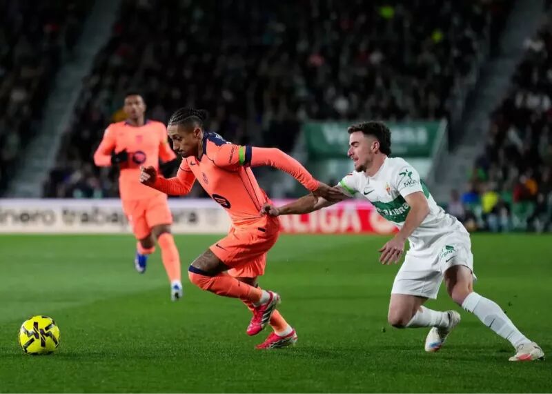 تداوم صدرنشینی بارسلونا در لالیگا با شکست الچه