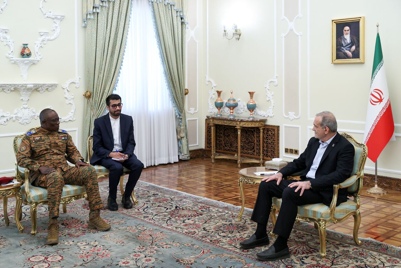 پزشکیان: نگاه ایران به آفریقا راهبردی و مبتنی بر منافع متقابل است