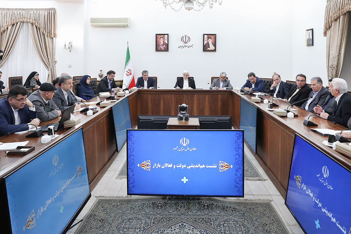 عارف:امروز بیش از هر زمان به رفاقت ملی نیاز داریم عارف:امروز بیش از هر زمان به رفاقت ملی نیاز داریم